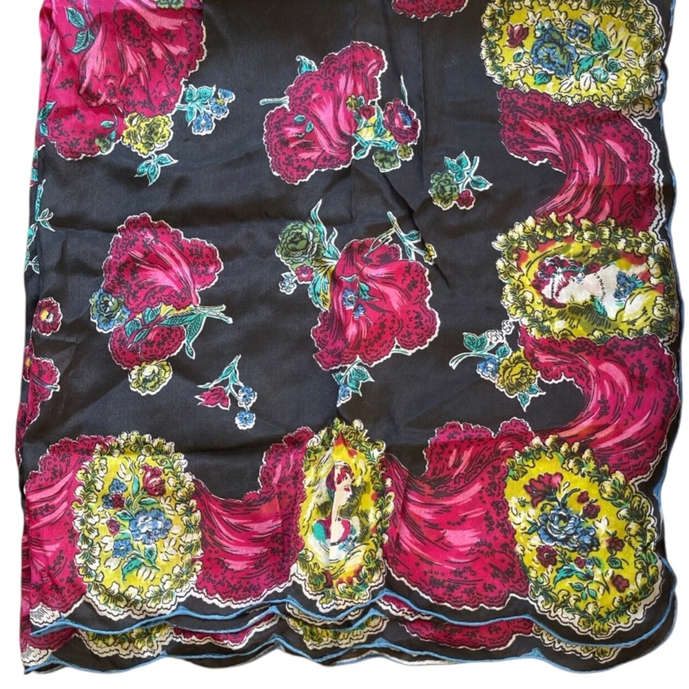 Very Vintage 1930s Silk Scarf with Scalloped Sides 32”x35”